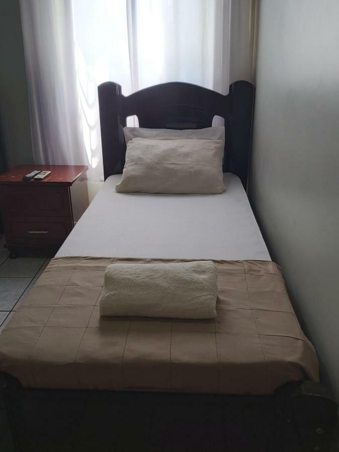 Hotel Monte Carlo Pederneiras 外观 照片